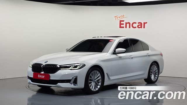 BMW 5-Series 2021 — photo 1