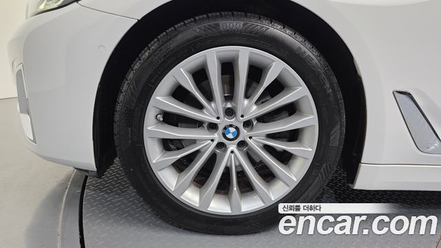 BMW 5-Series 2021 — photo 5