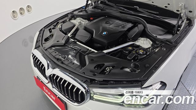 BMW 5-Series 2021 — photo 6