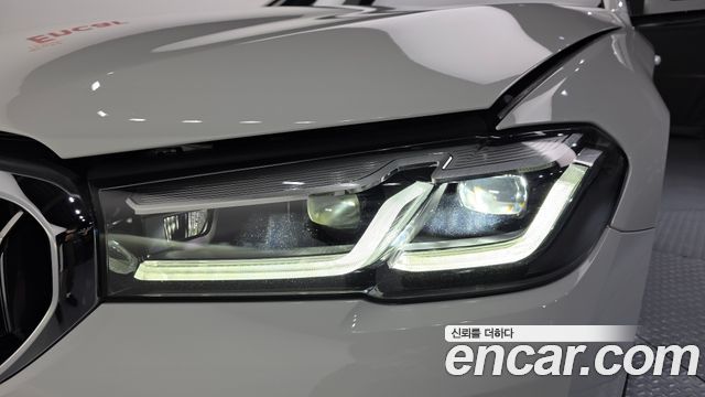 BMW 5-Series 2021 — photo 8