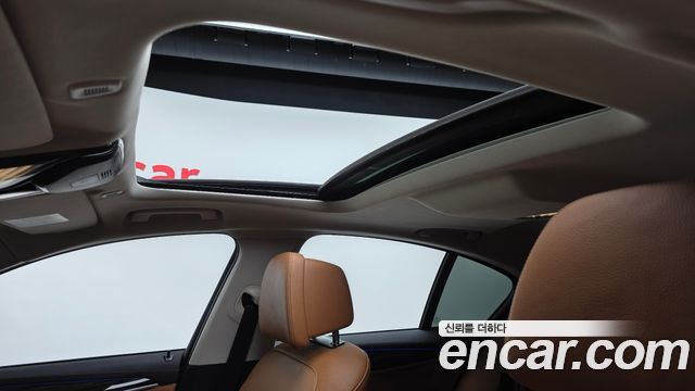 BMW 5-Series 2021 — photo 28