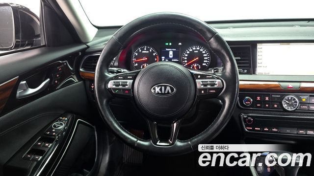 Kia K7 2016 — photo 12