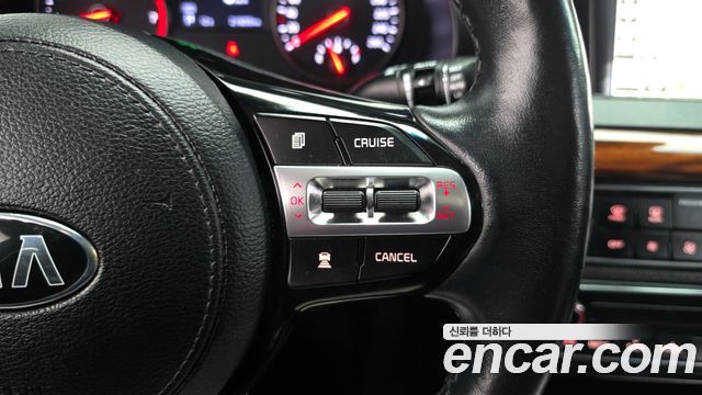 Kia K7 2016 — photo 16