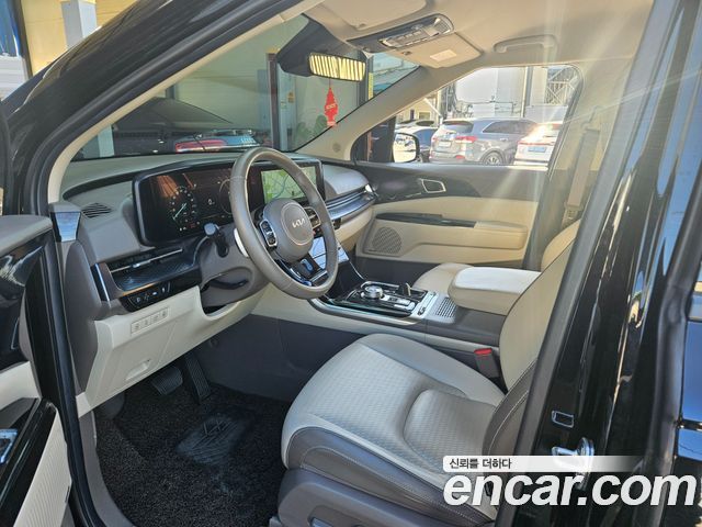 Kia Canival 2023 — photo 6