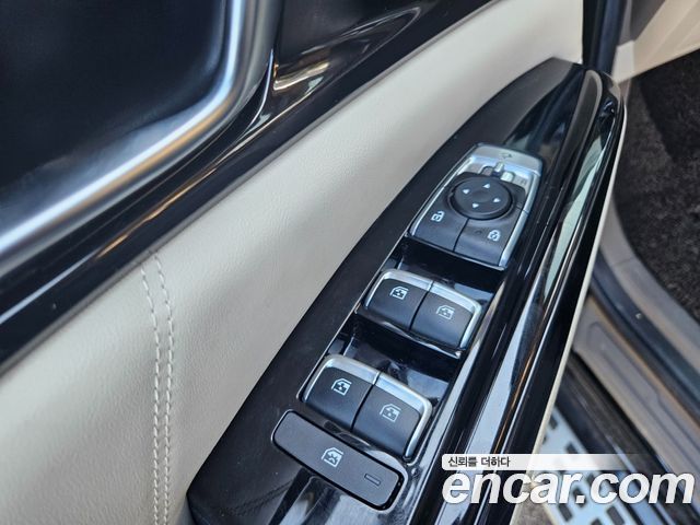 Kia Canival 2023 — photo 16