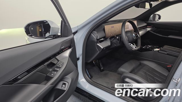 BMW 5-Series 2024 — photo 13