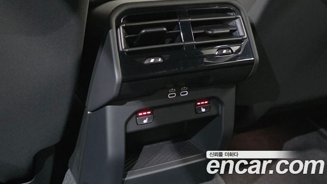 BMW 5-Series 2024 — photo 25