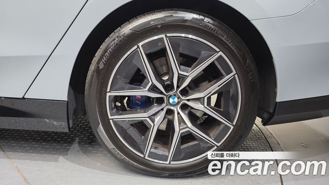 BMW 5-Series 2024 — photo 7