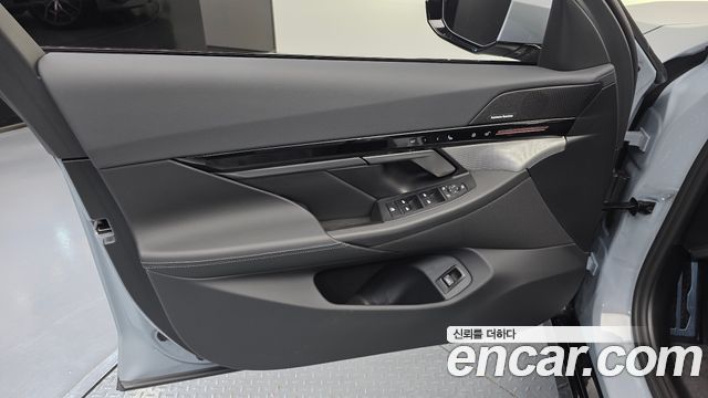 BMW 5-Series 2024 — photo 14