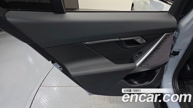 BMW 5-Series 2024 — photo 15