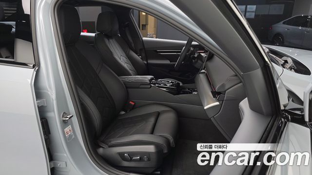 BMW 5-Series 2024 — photo 16