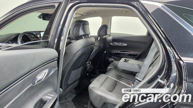 Genesis GV70 2023 — photo 11