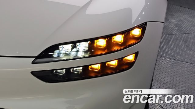 Genesis GV60 2022 — photo 8