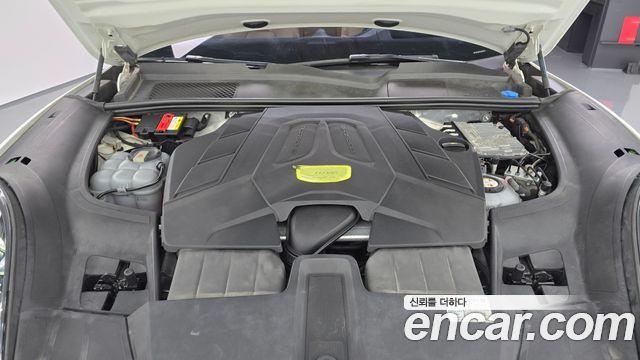 Porsche Cayenne 2020 — photo 6
