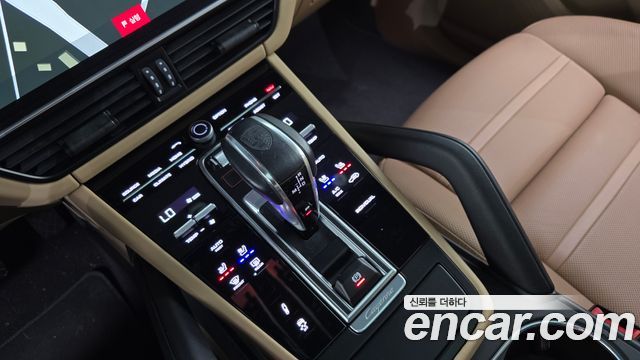Porsche Cayenne 2020 — photo 12