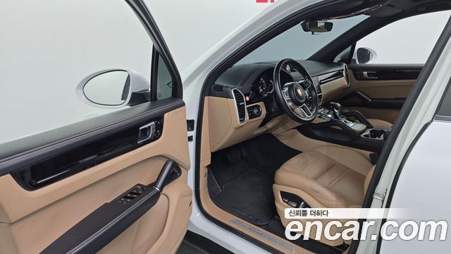 Porsche Cayenne 2020 — photo 13