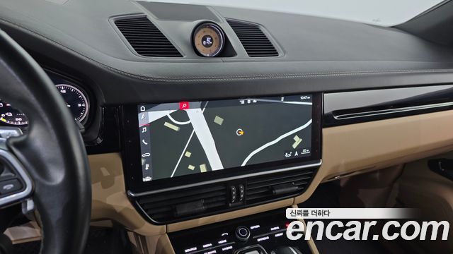 Porsche Cayenne 2020 — photo 20