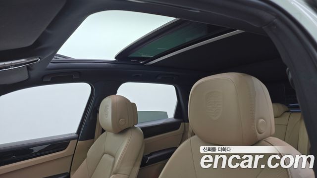 Porsche Cayenne 2020 — photo 22