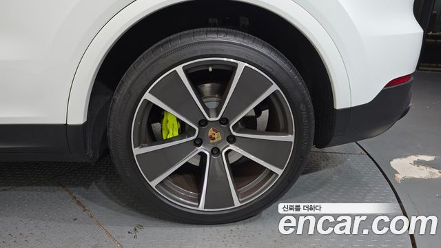 Porsche Cayenne 2020 — photo 7