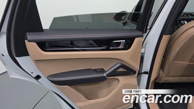 Porsche Cayenne 2020 — photo 15