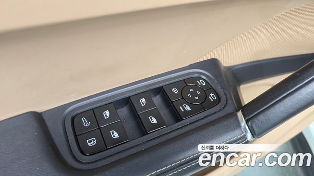 Porsche Cayenne 2020 — photo 30