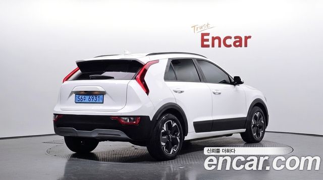 Kia Niro 2023 — photo 2