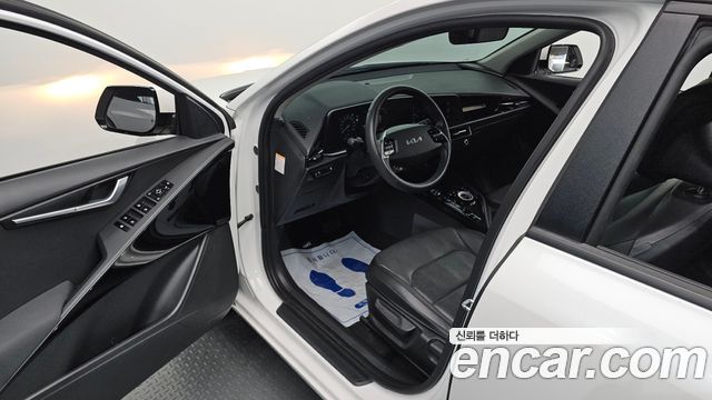 Kia Niro 2023 — photo 17