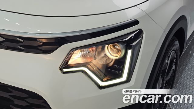 Kia Niro 2023 — photo 8