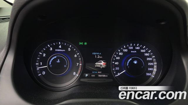 Hyundai Grandeur 2013 — photo 8