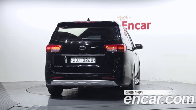 Kia Canival 2017 — photo 4