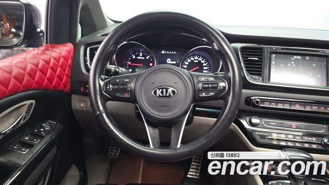 Kia Canival 2017 — photo 12