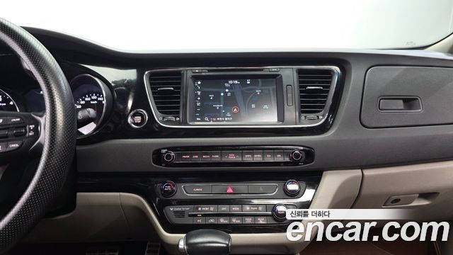 Kia Canival 2017 — photo 13
