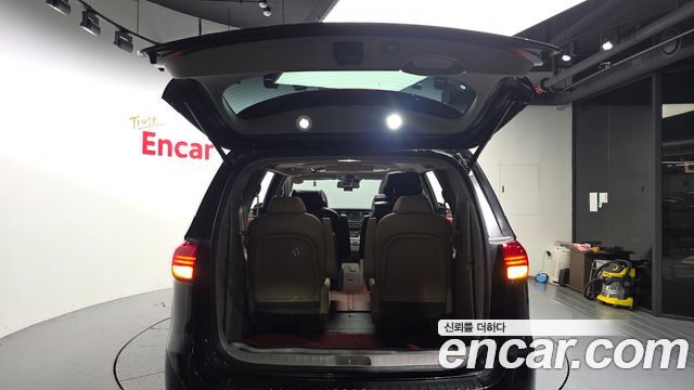 Kia Canival 2017 — photo 20