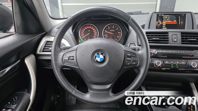 BMW 1-Series 2017 — photo 12