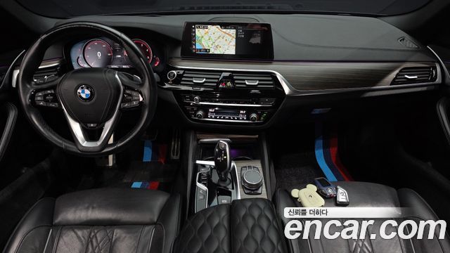 BMW 5-Series 2018 — photo 10