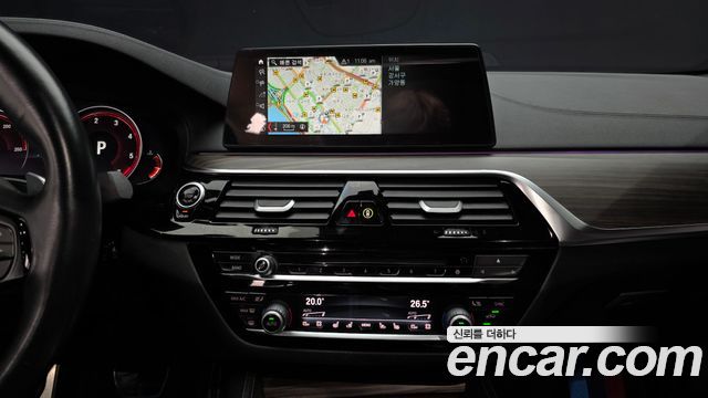 BMW 5-Series 2018 — photo 20