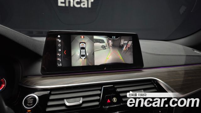 BMW 5-Series 2018 — photo 21