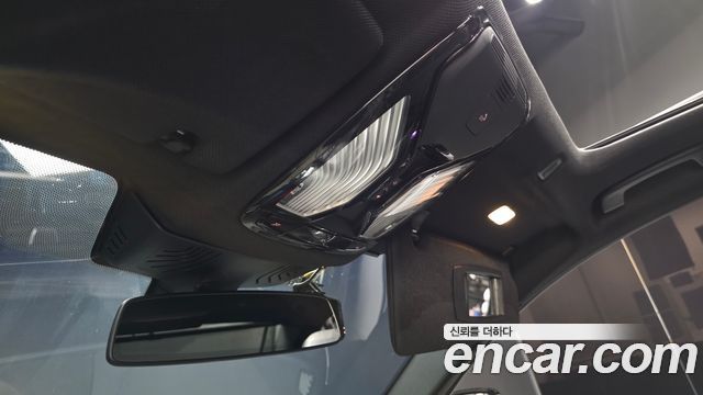 BMW 5-Series 2018 — photo 23
