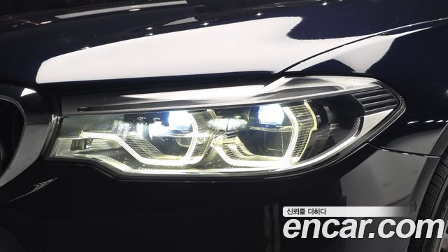 BMW 5-Series 2018 — photo 8