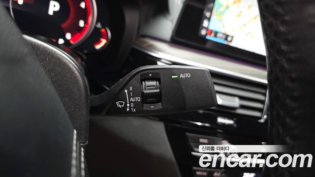 BMW 5-Series 2018 — photo 34