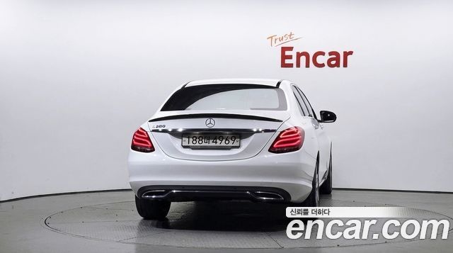 Mercedes-Benz C-Class 2018 — photo 4