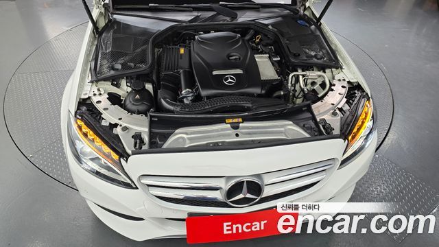 Mercedes-Benz C-Class 2018 — photo 6