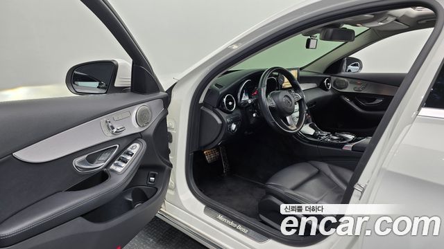 Mercedes-Benz C-Class 2018 — photo 13