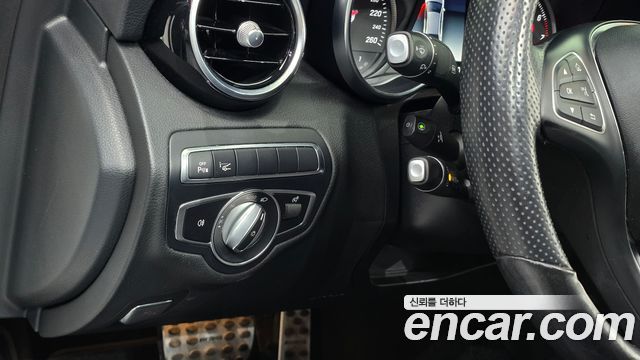 Mercedes-Benz C-Class 2018 — photo 19