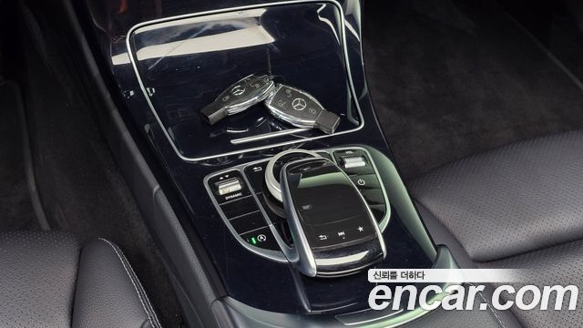 Mercedes-Benz C-Class 2018 — photo 24