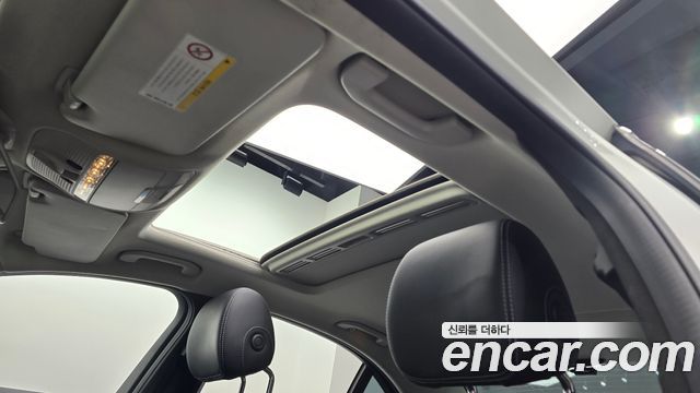 Mercedes-Benz C-Class 2018 — photo 25