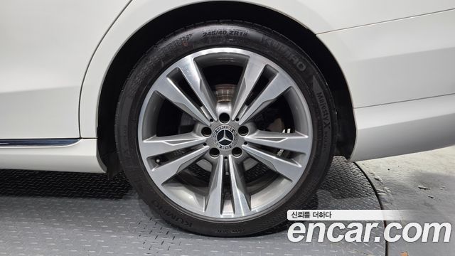 Mercedes-Benz C-Class 2018 — photo 7
