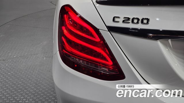 Mercedes-Benz C-Class 2018 — photo 9