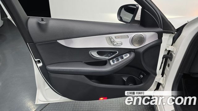 Mercedes-Benz C-Class 2018 — photo 14