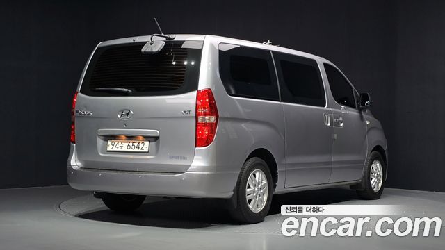 Hyundai Starex 2021 — photo 2